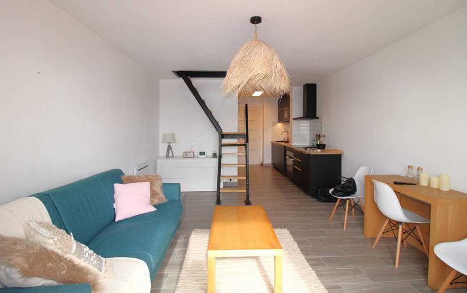 GIEDES Appartement pour 4 personnes avec vue mer face à Porquerolles et piscine situé à Giens Apartment in Hyères