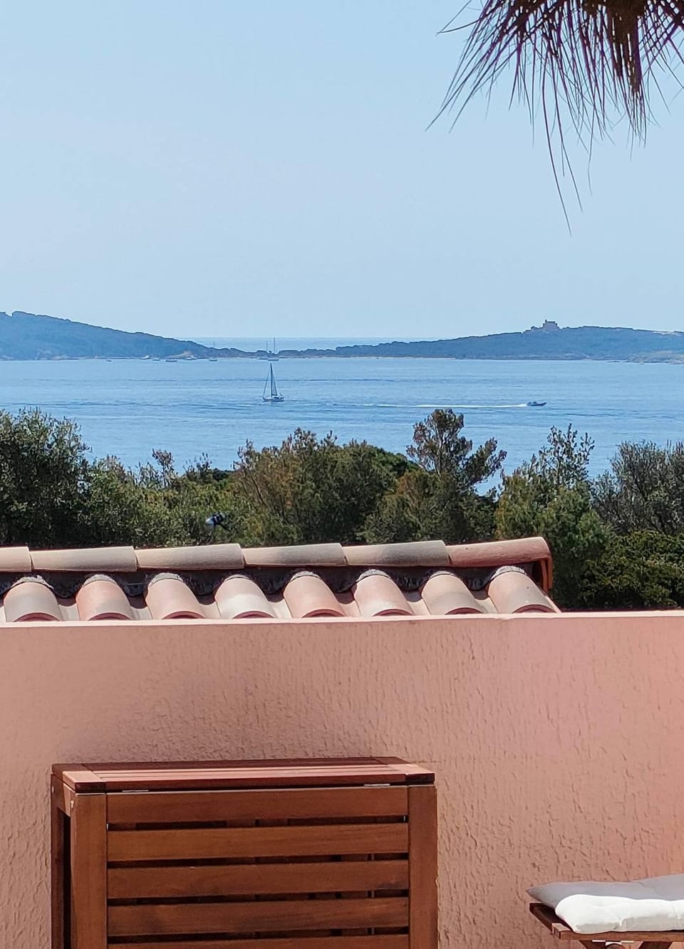 GIEDES Appartement pour 4 personnes avec vue mer face à Porquerolles et piscine situé à Giens Apartment in Hyères