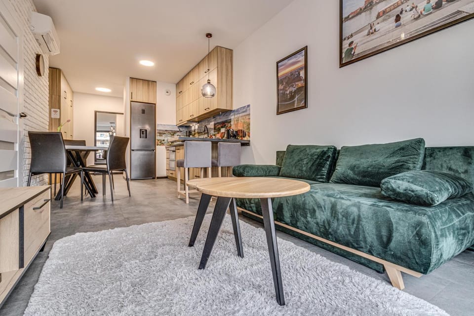 Kitchen or kitchenette, Living room, Seating area