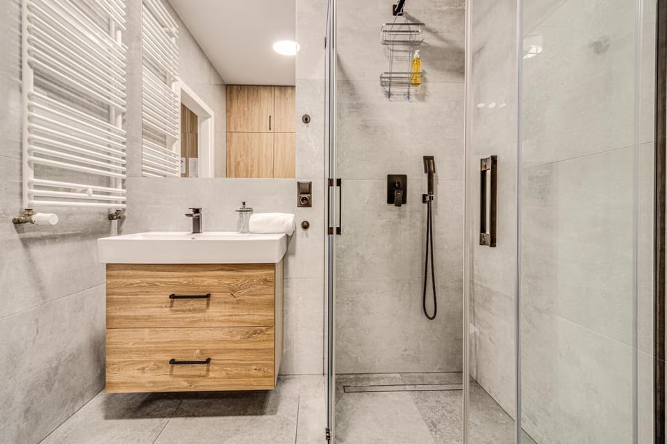 Shower, Bathroom