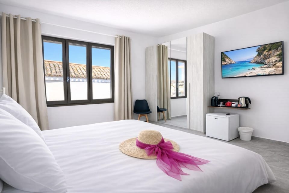 TV and multimedia, Bedroom, minibar, wardrobe