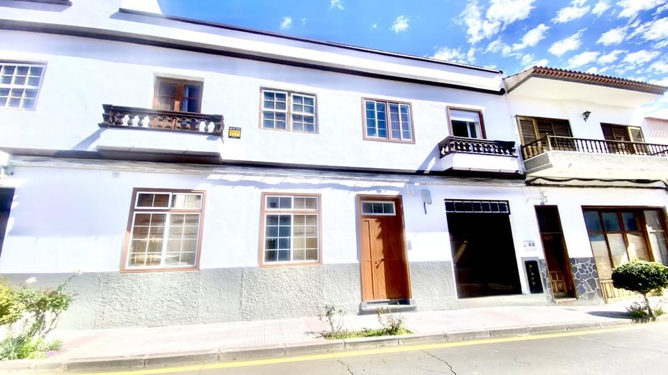 Property building, Facade/entrance, Off site