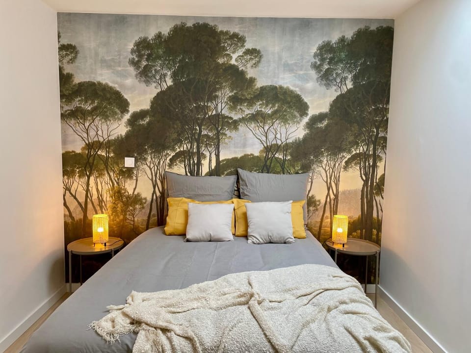 Bed, Bedroom