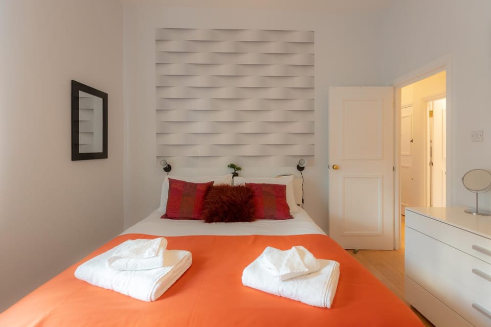 Bedroom, wardrobe