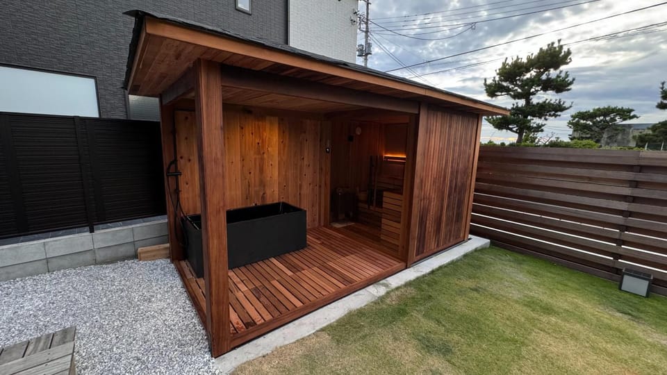 Property building, Day, Garden, Garden view