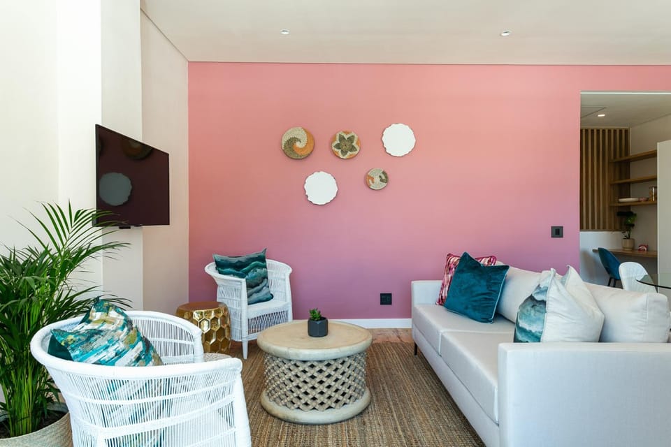 TV and multimedia, Living room, Photo of the whole room, Seating area, Evening entertainment