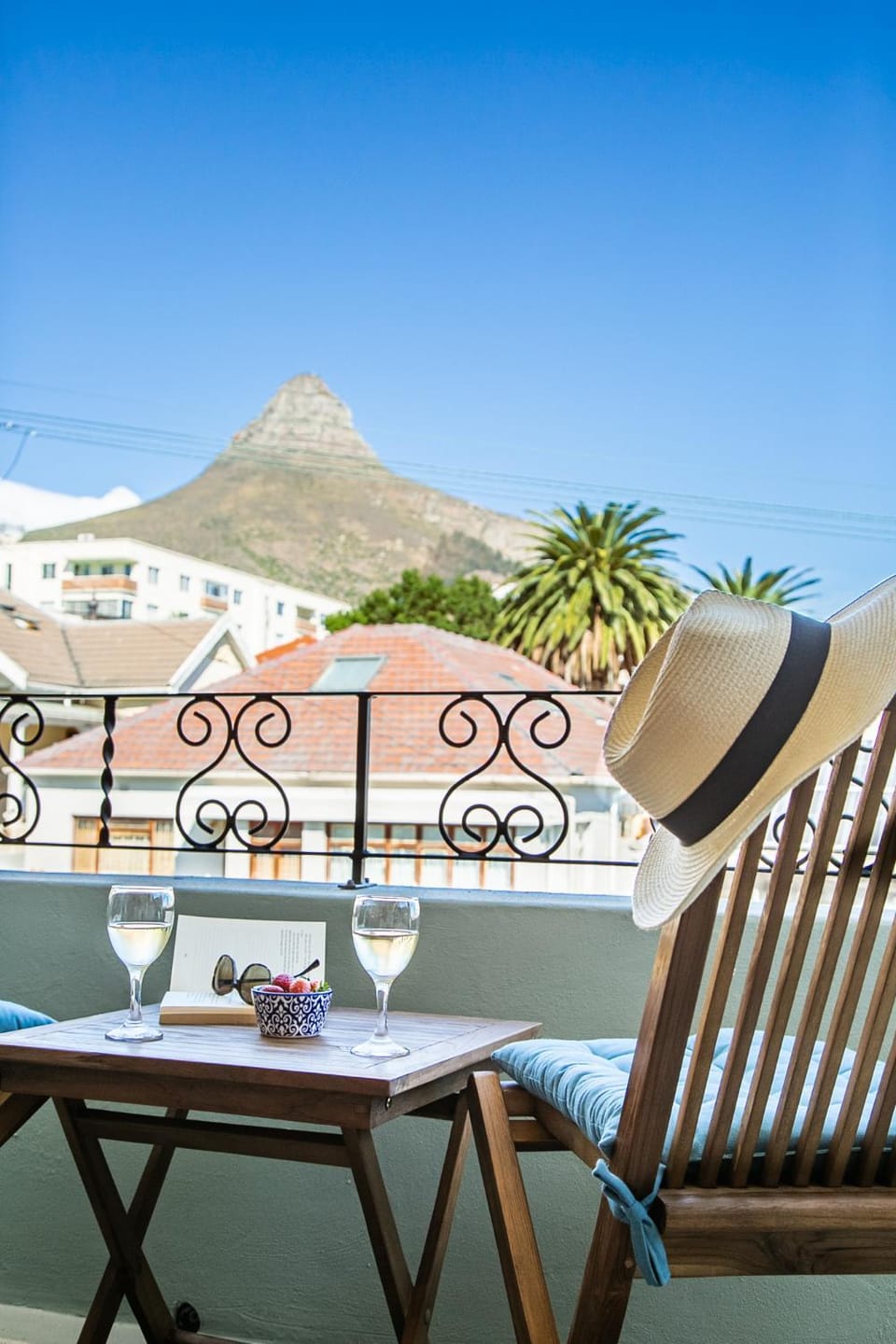 Day, Natural landscape, View (from property/room), Balcony/Terrace, Seating area, Dining area, Mountain view