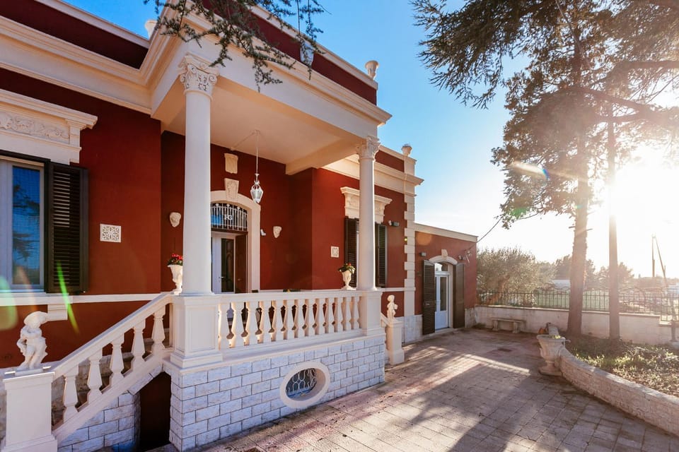 Property building, Facade/entrance, Balcony/Terrace