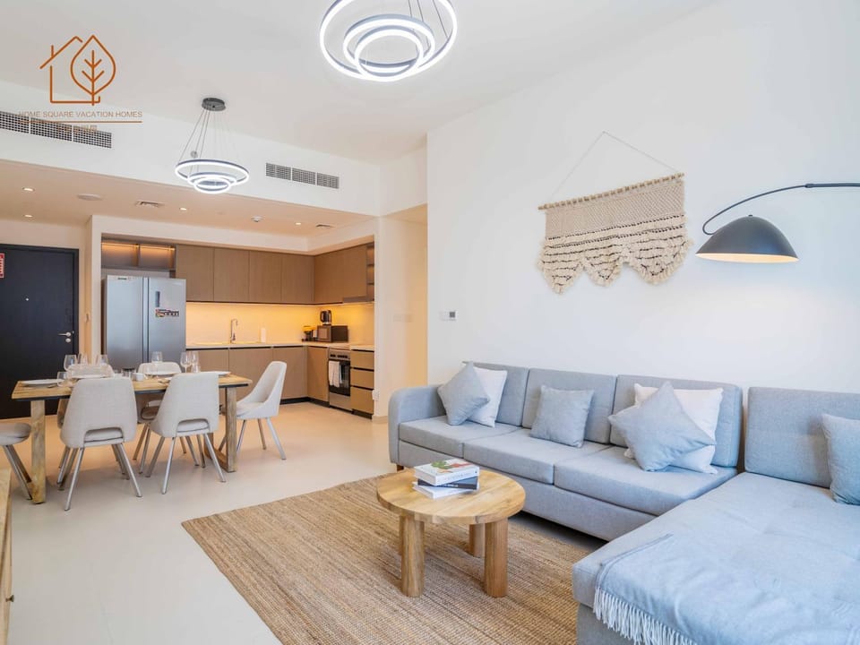 3 Bedroom Family Apartment with Partial Burj Khalifa Views at Top Floor 175BC-3 Apartment in Dubai