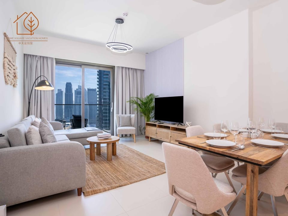 3 Bedroom Family Apartment with Partial Burj Khalifa Views at Top Floor 175BC-3 Apartment in Dubai