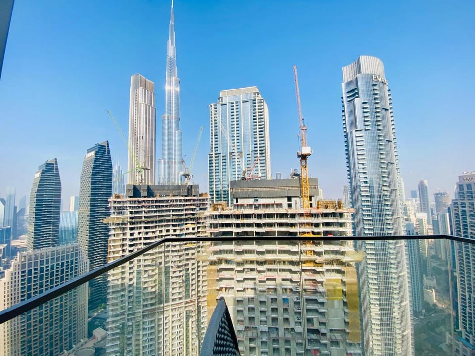 3 Bedroom Family Apartment with Partial Burj Khalifa Views at Top Floor 175BC-3 Apartment in Dubai