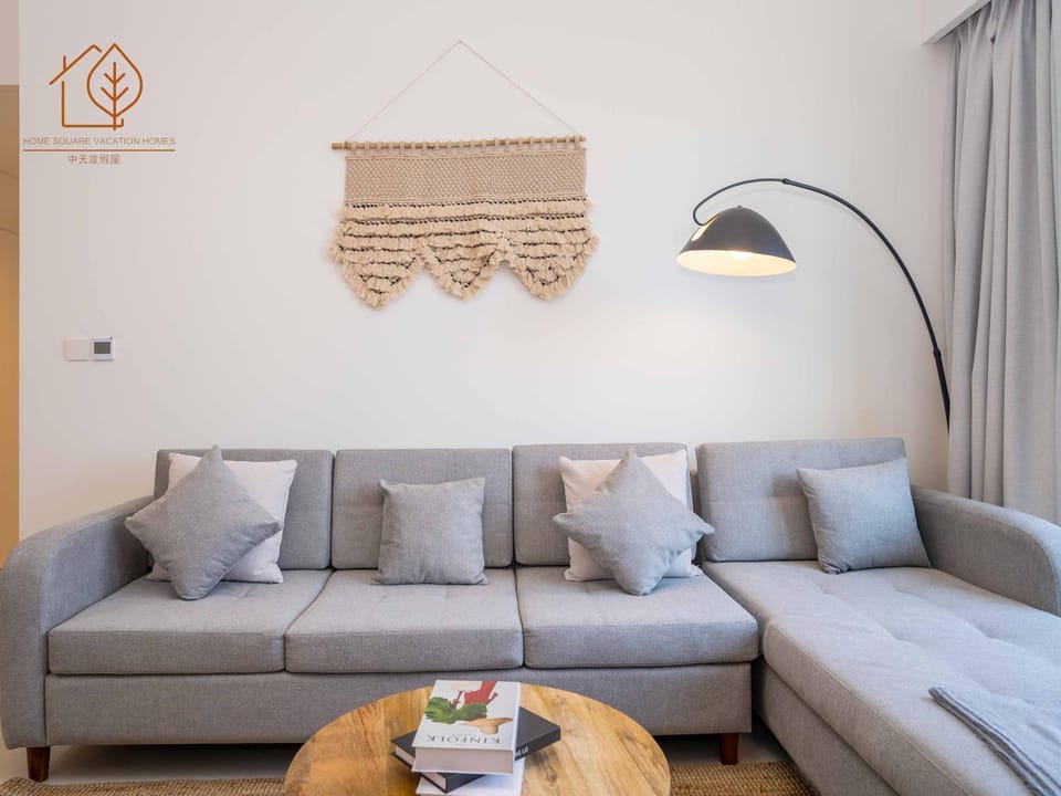 3 Bedroom Family Apartment with Partial Burj Khalifa Views at Top Floor 175BC-3 Apartment in Dubai