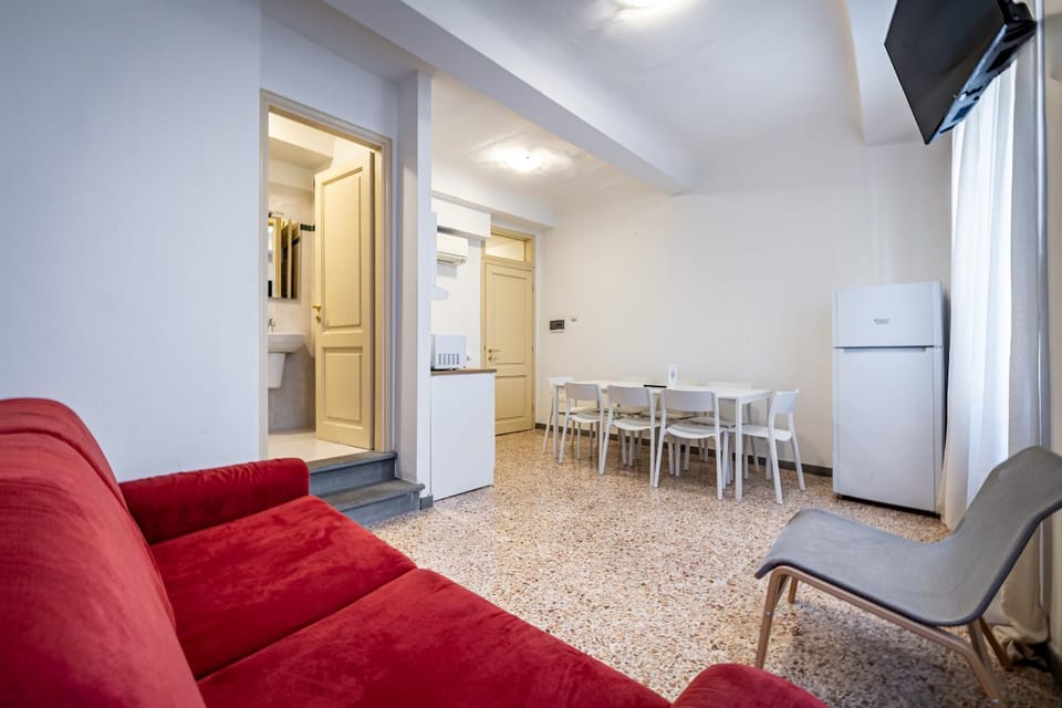 Communal lounge/ TV room, Living room