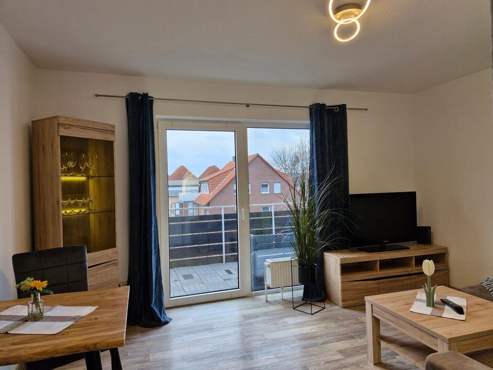 TV and multimedia, Seating area, Dining area