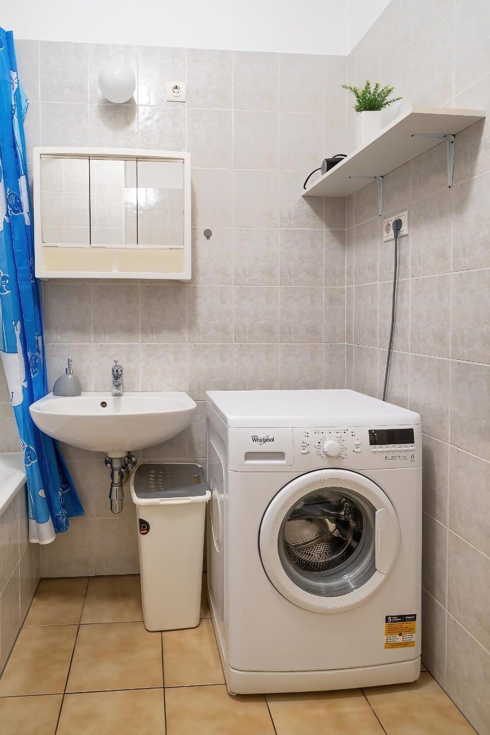 Bathroom, washing machine