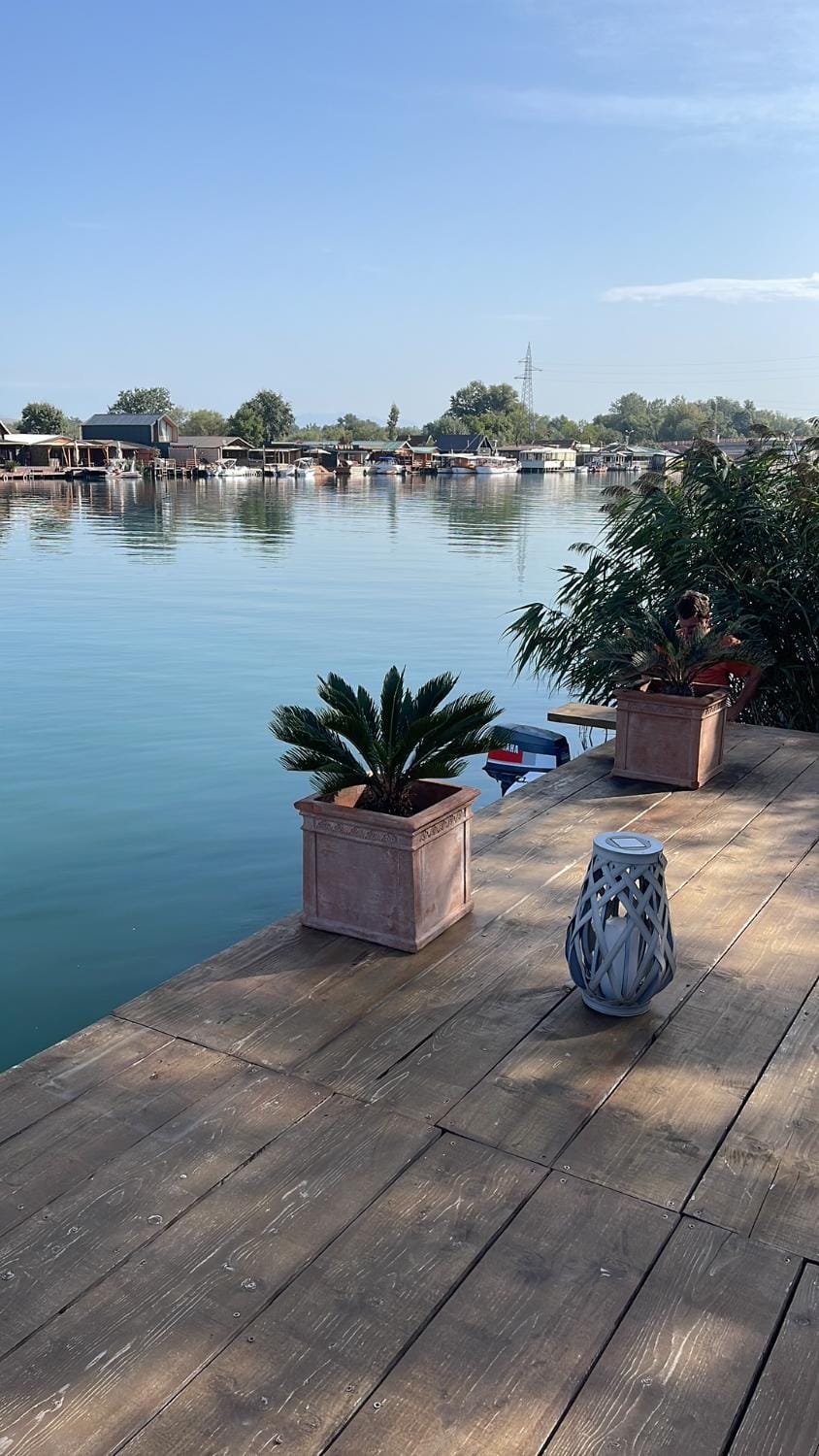 Day, Natural landscape, Balcony/Terrace, River view