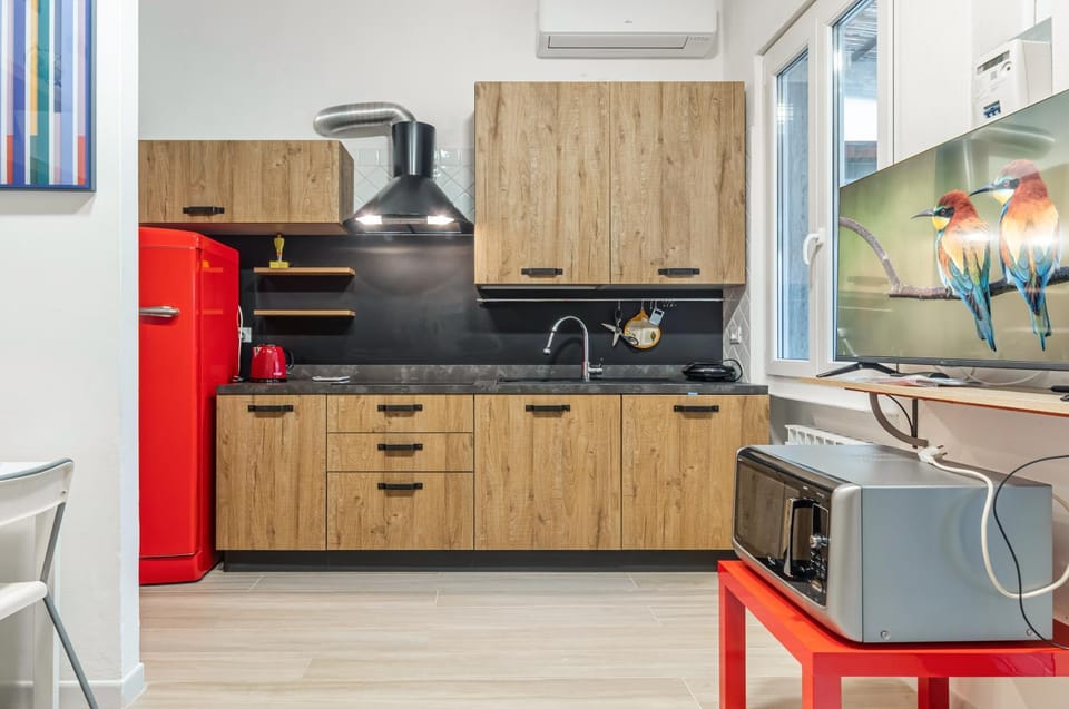 Kitchen or kitchenette