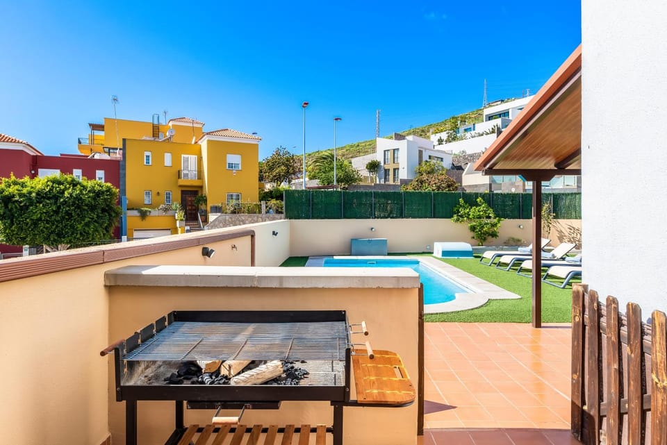 BBQ facilities, Swimming pool