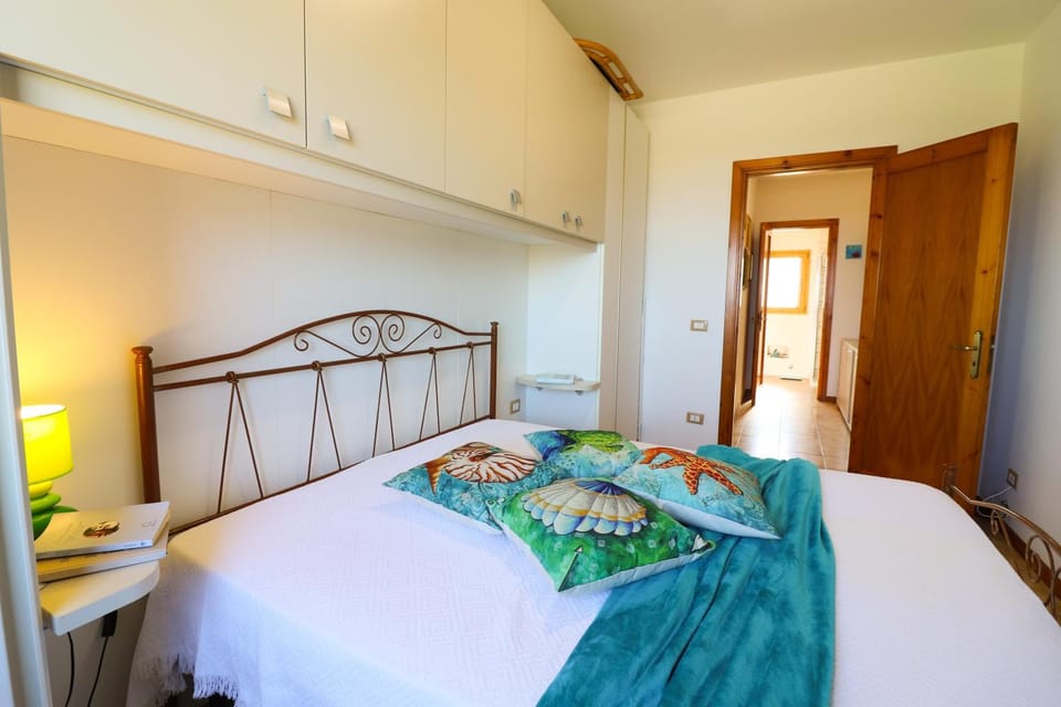 Property building, Living room, Bedroom
