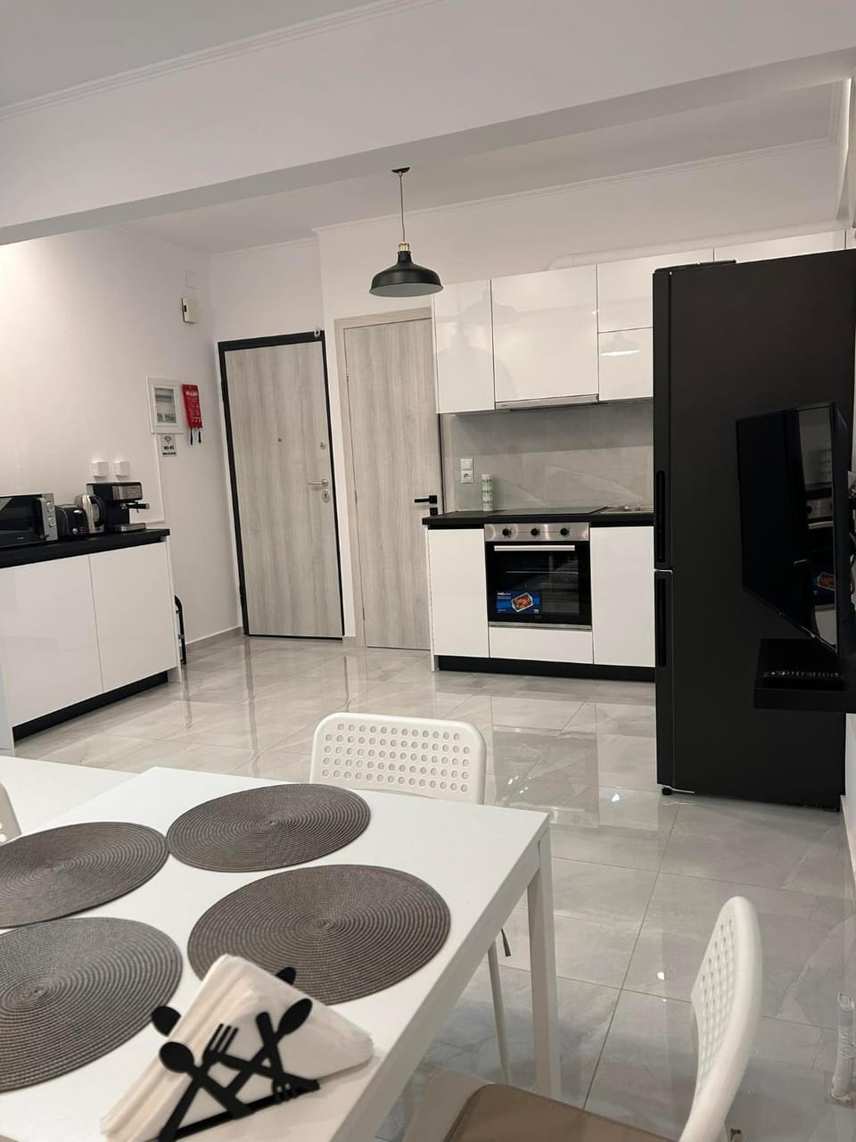 Kitchen or kitchenette, Dining area, minibar, pet friendly, toaster