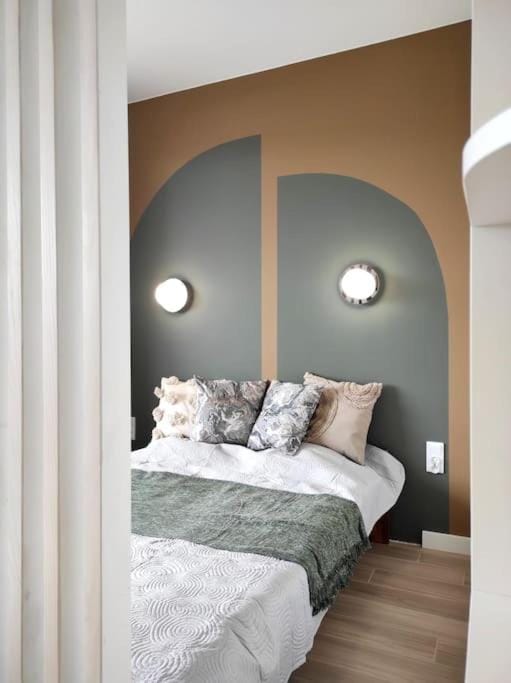 EASY RENT- Wyczółkowskiego 1, Free Parking, 24h Check-In Apartment in Poland