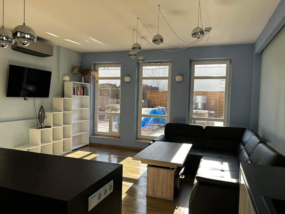 Communal lounge/ TV room, TV and multimedia, Living room, Seating area