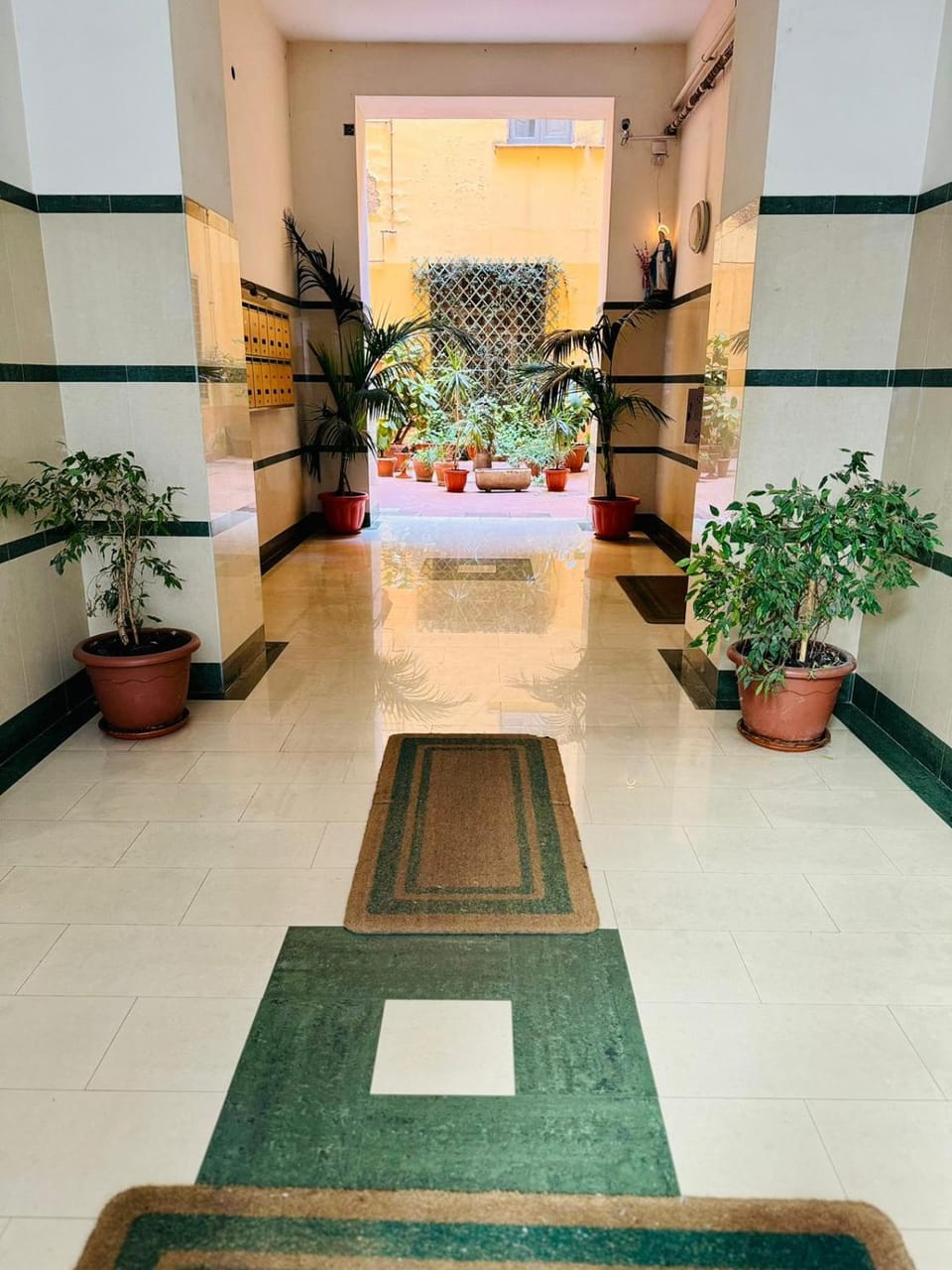 Punto house ferrovia Bed and Breakfast in Naples