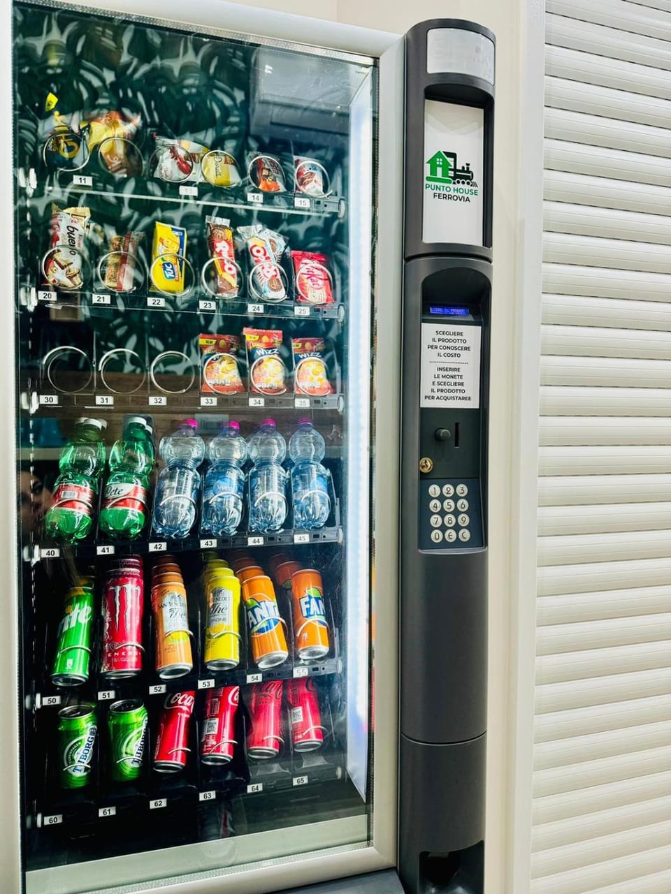 Punto house ferrovia Bed and Breakfast in Naples