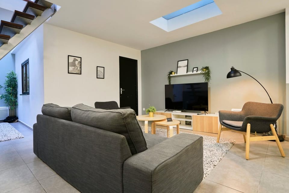 4 bedroom apartment with parking ! Apartment in Lille
