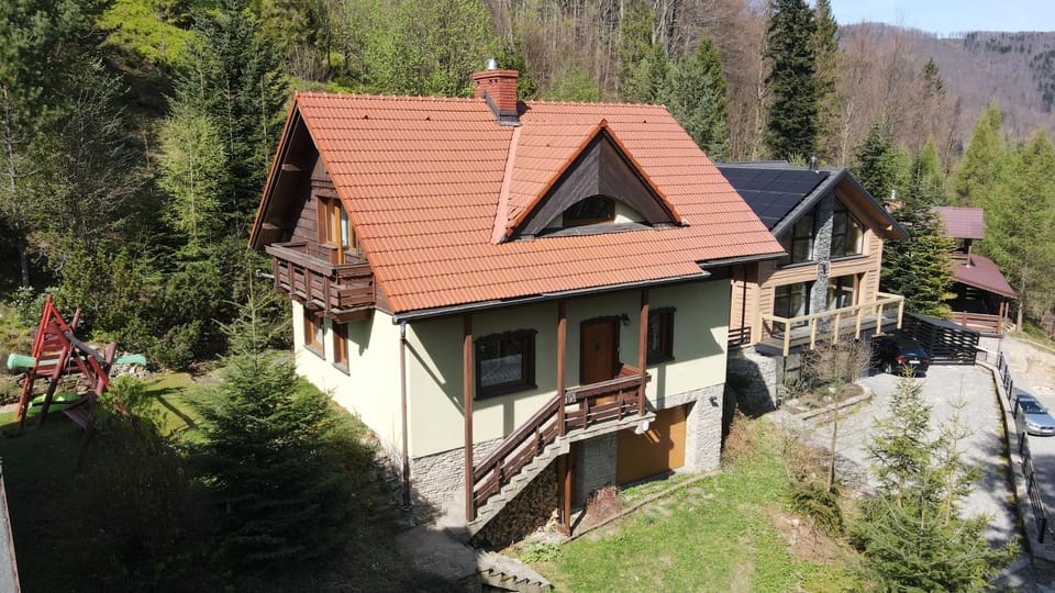 Malinowy Domek w Szczyrku Chalet in Poland