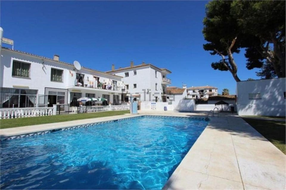 Restaurant/places to eat, Swimming pool