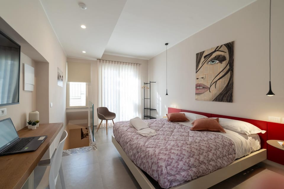 Bed, TV and multimedia, Photo of the whole room, Bedroom, hair dresser