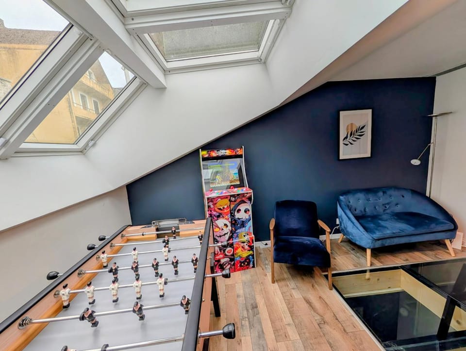 Game Room, Living room
