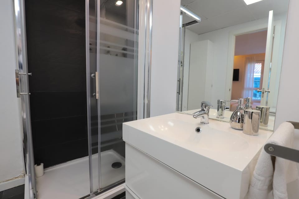 Shower, Bathroom