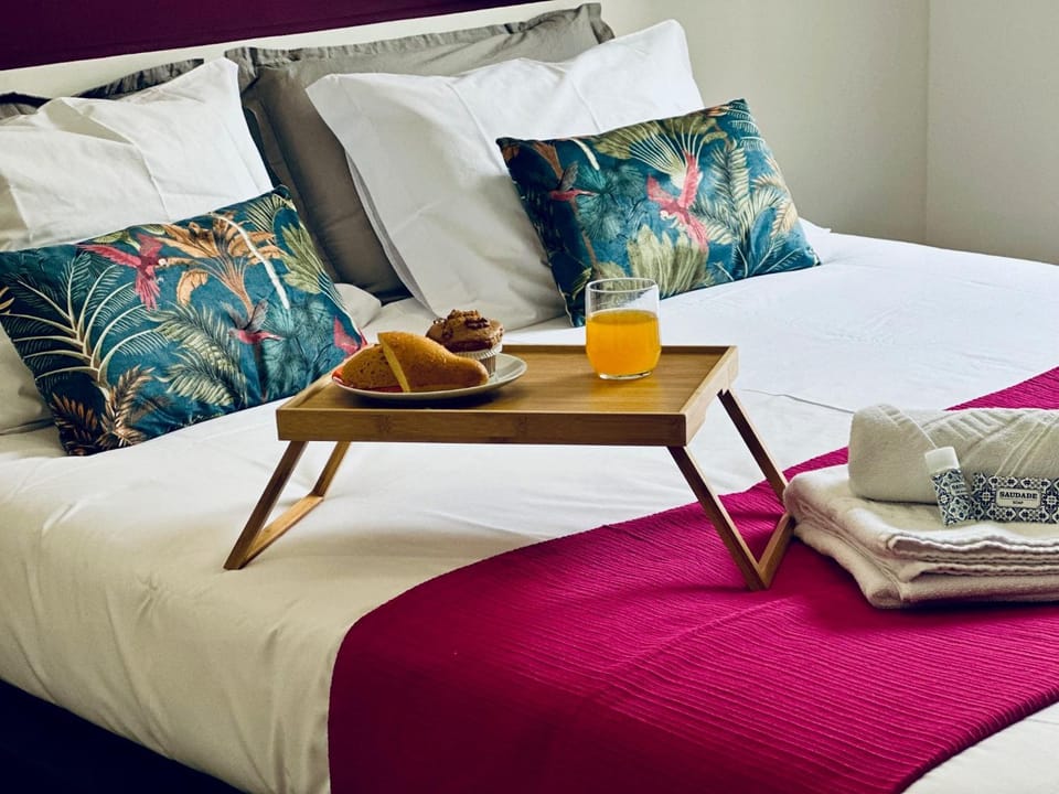 Bed, TV and multimedia, Bedroom, towels, wardrobe