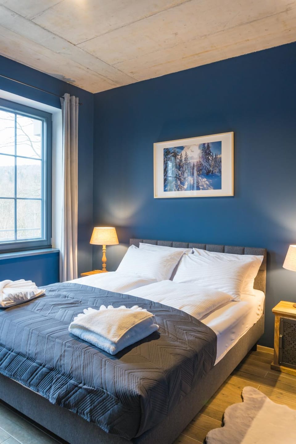 Bed, Photo of the whole room, Bedroom, towels