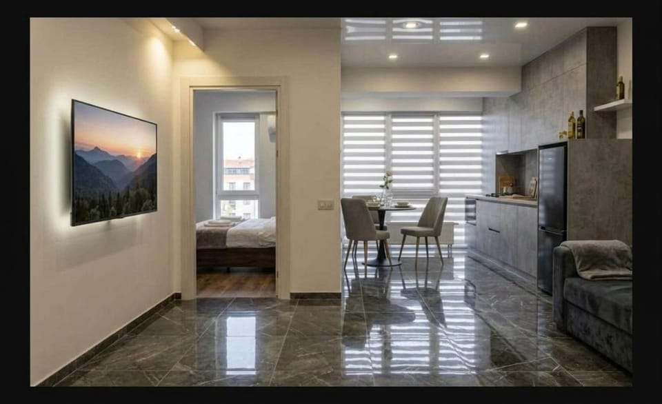TV and multimedia, Kitchen or kitchenette, Seating area
