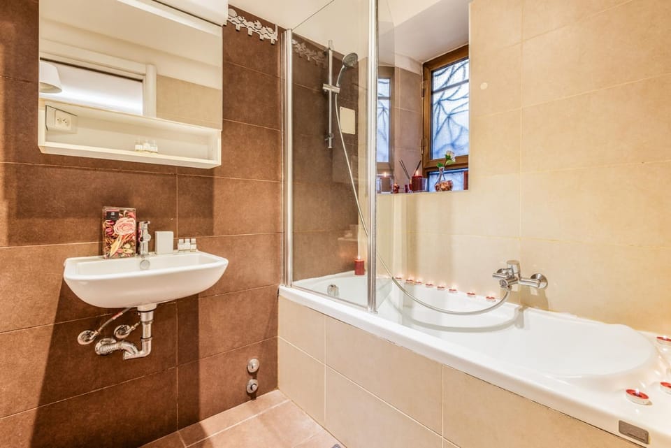 Shower, Bathroom, Bath, towels