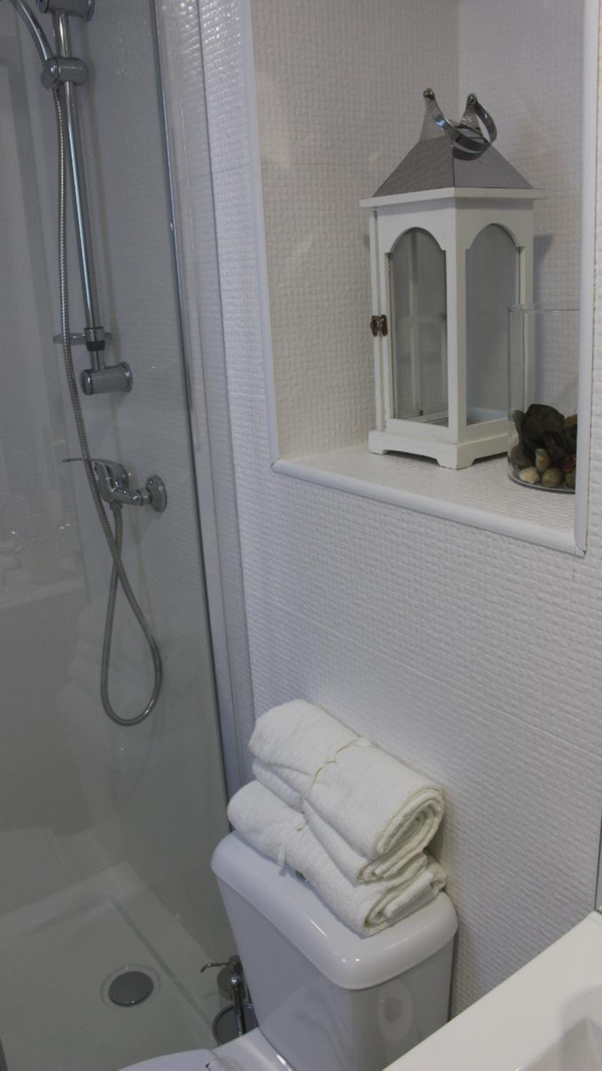 Shower, Bathroom, towels