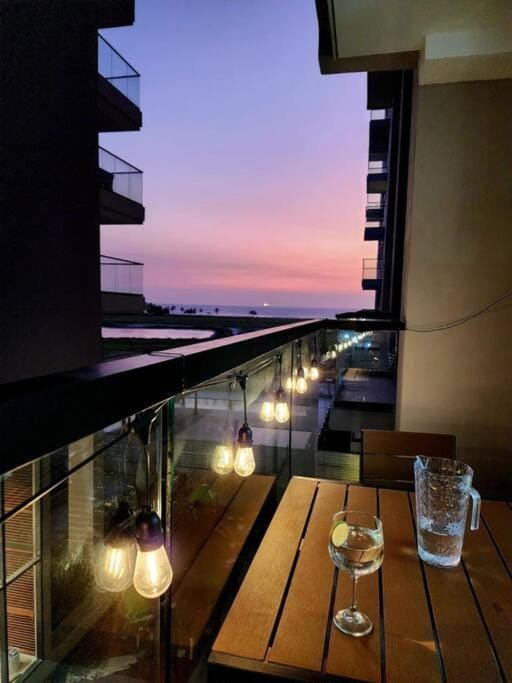 Natural landscape, Balcony/Terrace, Sea view