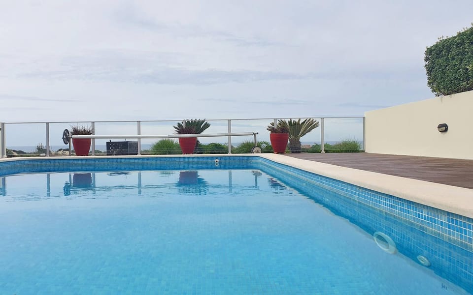 Atlantic Villa Luxury by the Sea 7 Villa in Amoreira