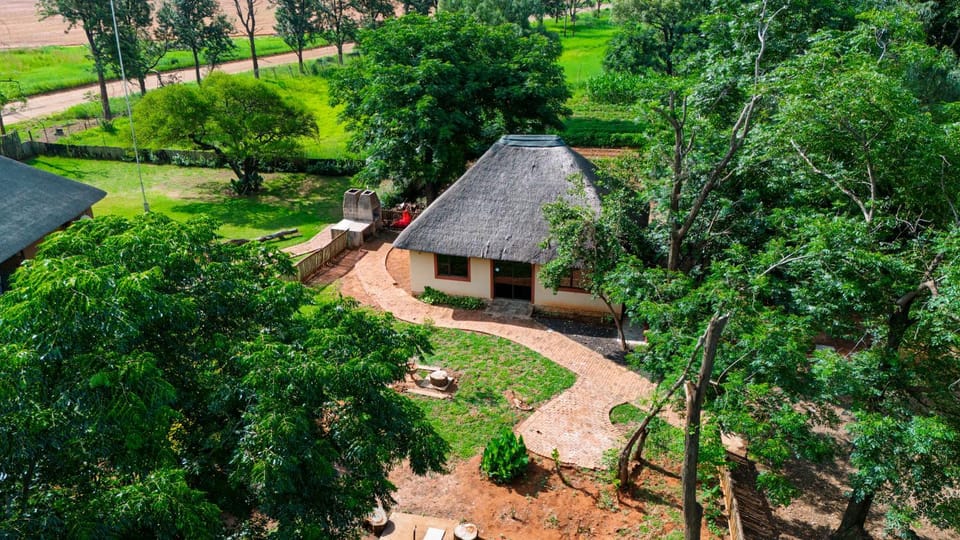 Falcon Lodge (ET) Chalet in South Africa