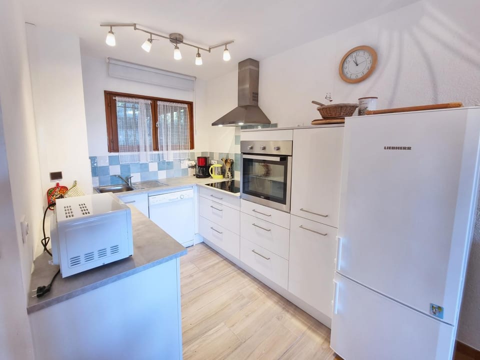 Kitchen or kitchenette, dishwasher, minibar, pet friendly, stove