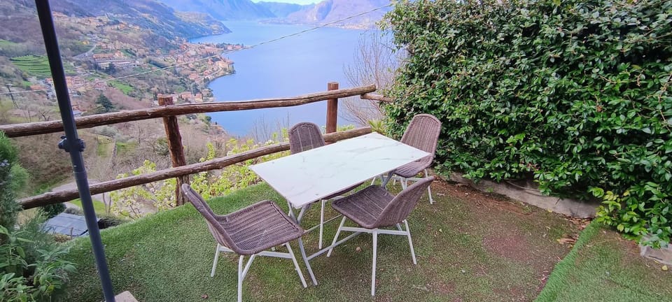 Patio, Natural landscape, Garden, Dining area, Lake view, Mountain view