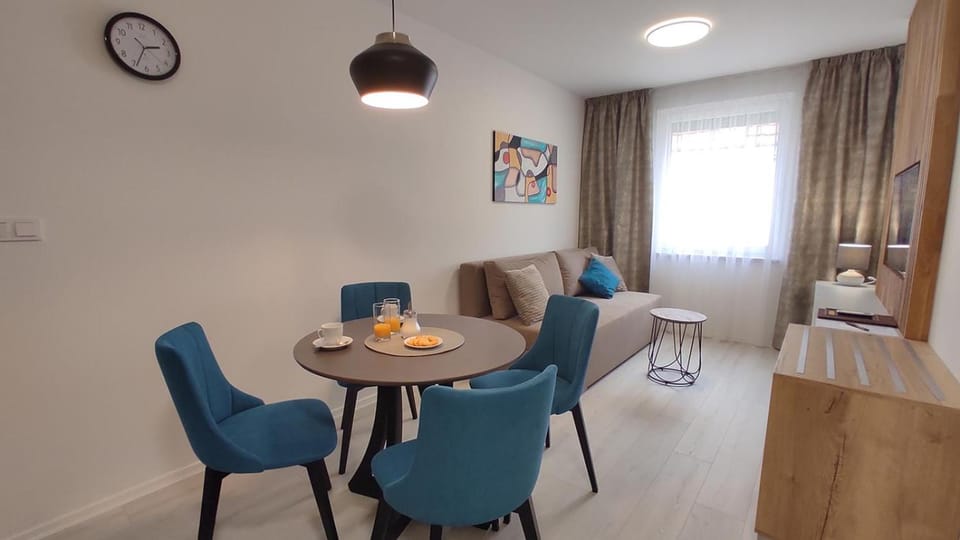 Kitchen or kitchenette, Living room, Dining area