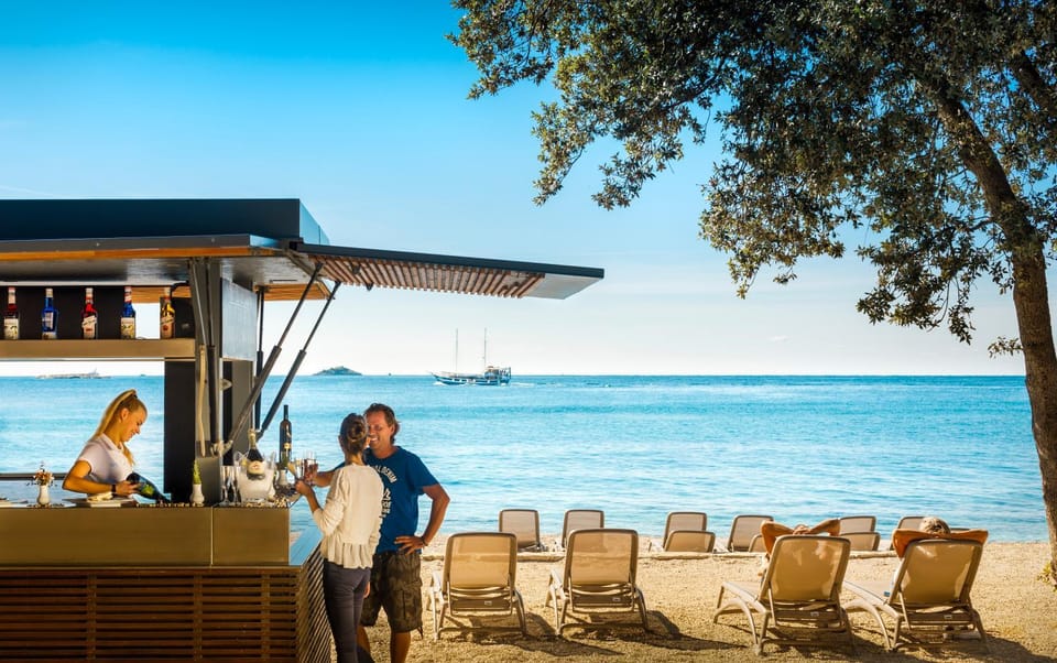 Lounge or bar, Beach, sunbed