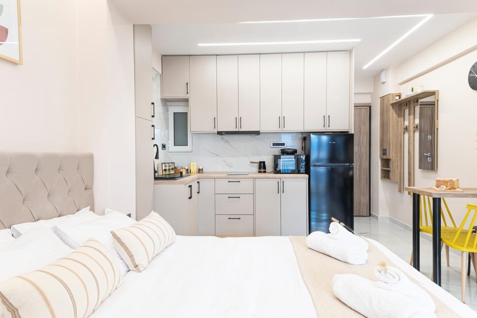 Bedroom, kitchen, kitchen