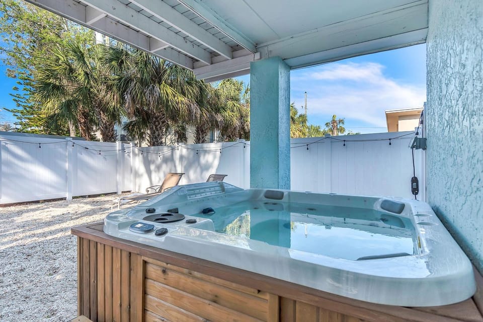 Relax On The Rocks House in Indian Rocks Beach
