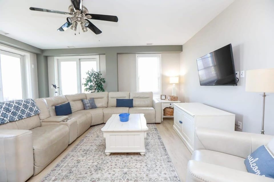 Sojourn Sunrise to Sunset 4BR Sleeps 12 House in Sandbridge