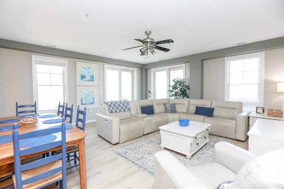 Sojourn Sunrise to Sunset 4BR Sleeps 12 House in Sandbridge